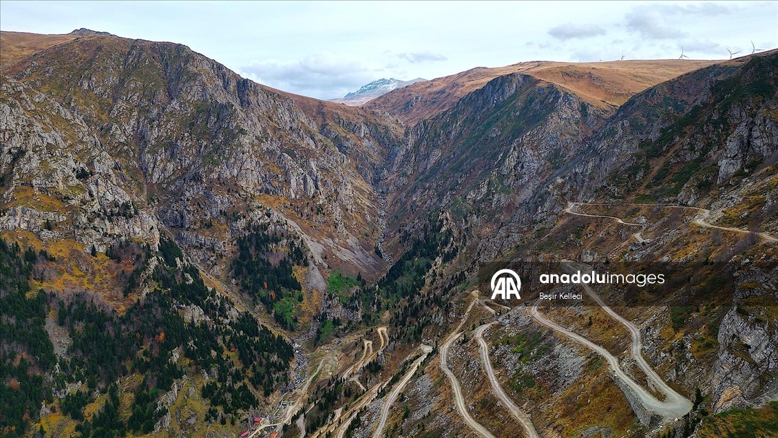 "Derebaşı Virajları" sonbahar renklerine büründü