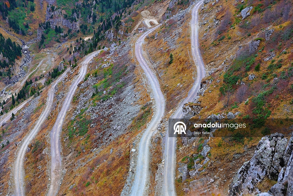 "Derebaşı Virajları" sonbahar renklerine büründü