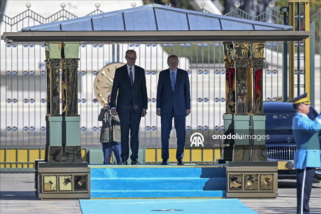 Cumhurbaşkanı Erdoğan, Almanya Başbakanı Merz'i resmi törenle karşıladı