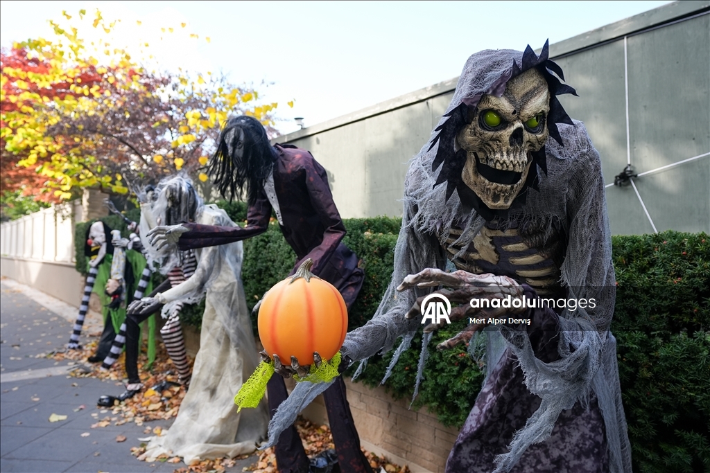В Торонто готовятся к Хэллоуину