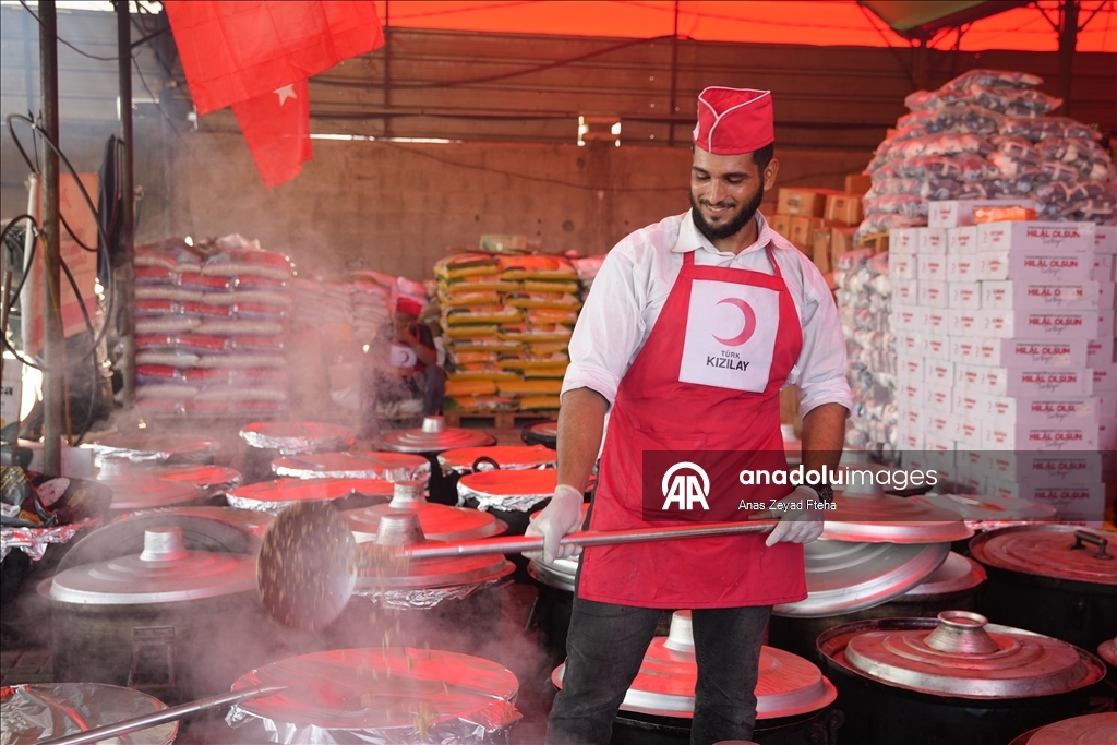 Aid from Turkish Red Crescent reaches families in Deir al-Balah