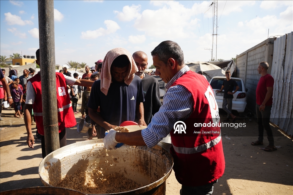 Aid from Turkish Red Crescent reaches families in Deir al-Balah