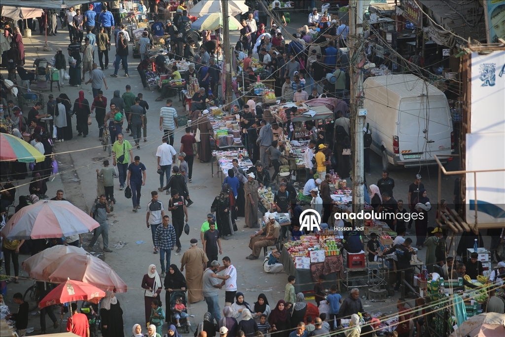На рынках в лагере беженцев Нусайрат в Газа оживилась торговля