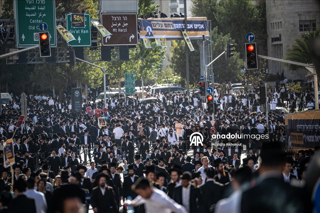 Ultra-Orthodox Jews protest mandatory military service in Jerusalem