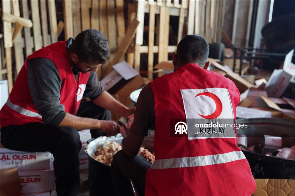 Aid from Turkish Red Crescent reaches families in Deir al-Balah