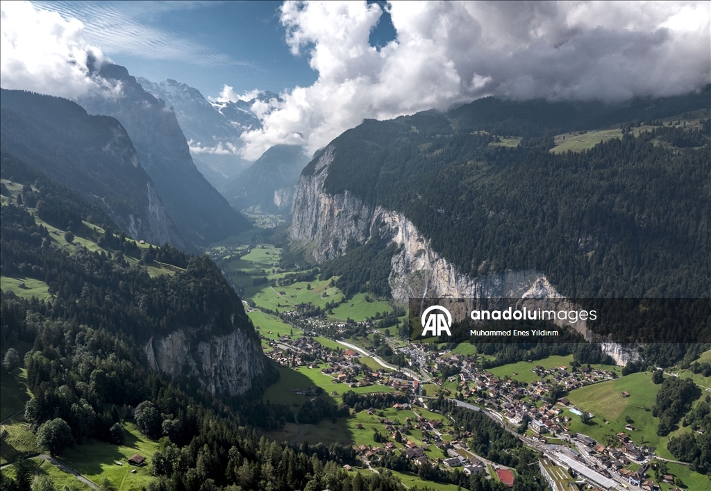 An imaginary valley in the middle of the Alps: Lauterbrunnen