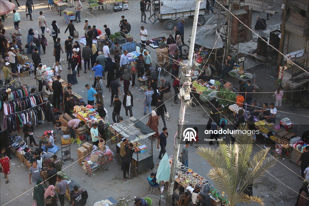 На рынках в лагере беженцев Нусайрат в Газа оживилась торговля