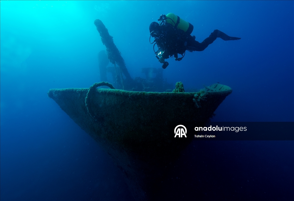 Голубые глубины Чешме привлекают дайверов