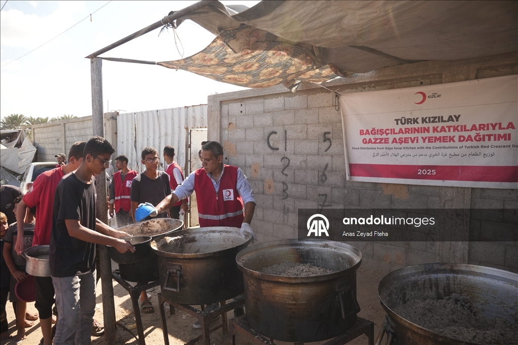 Aid from Turkish Red Crescent reaches families in Deir al-Balah
