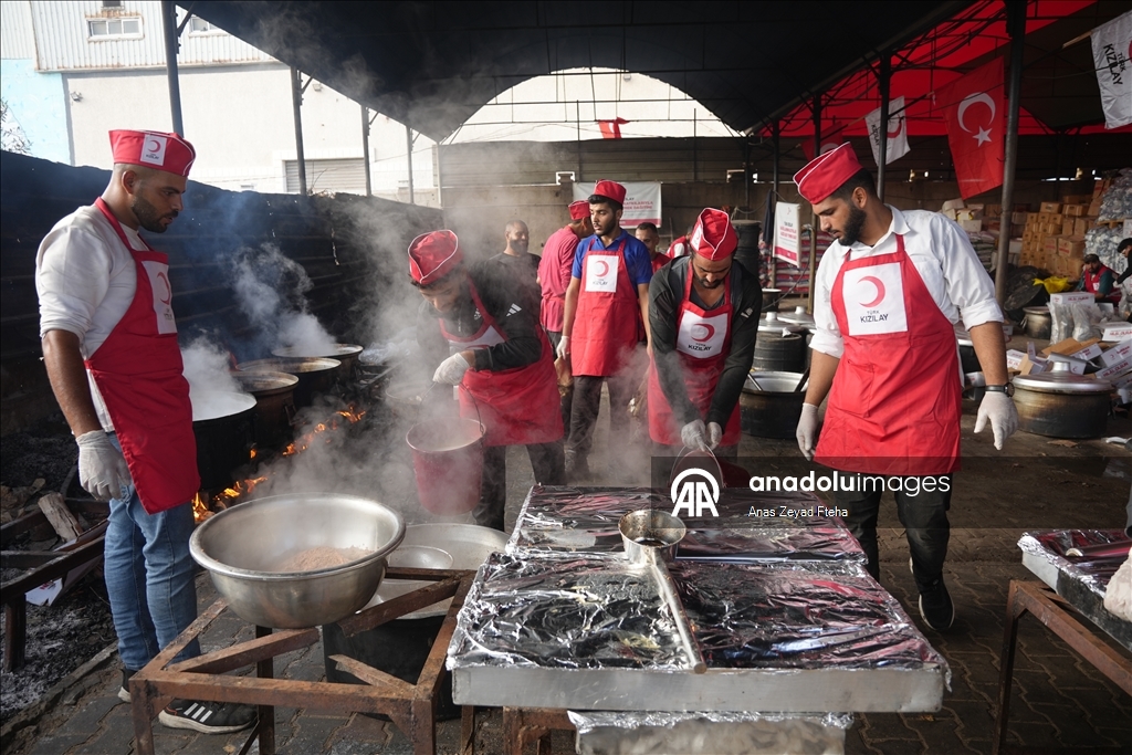 Aid from Turkish Red Crescent reaches families in Deir al-Balah