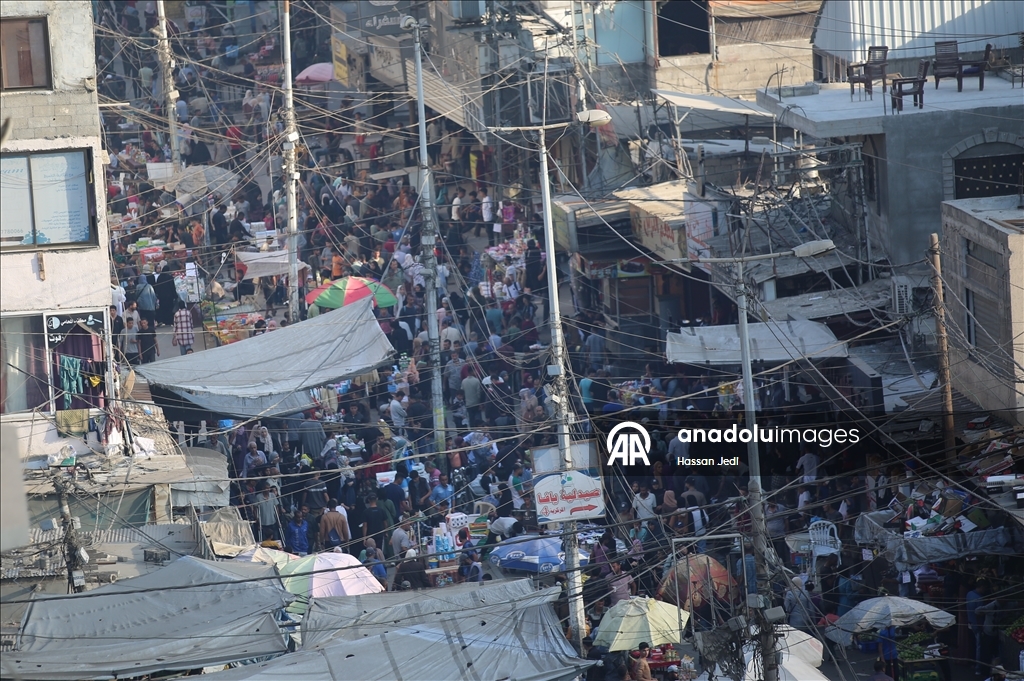На рынках в лагере беженцев Нусайрат в Газа оживилась торговля