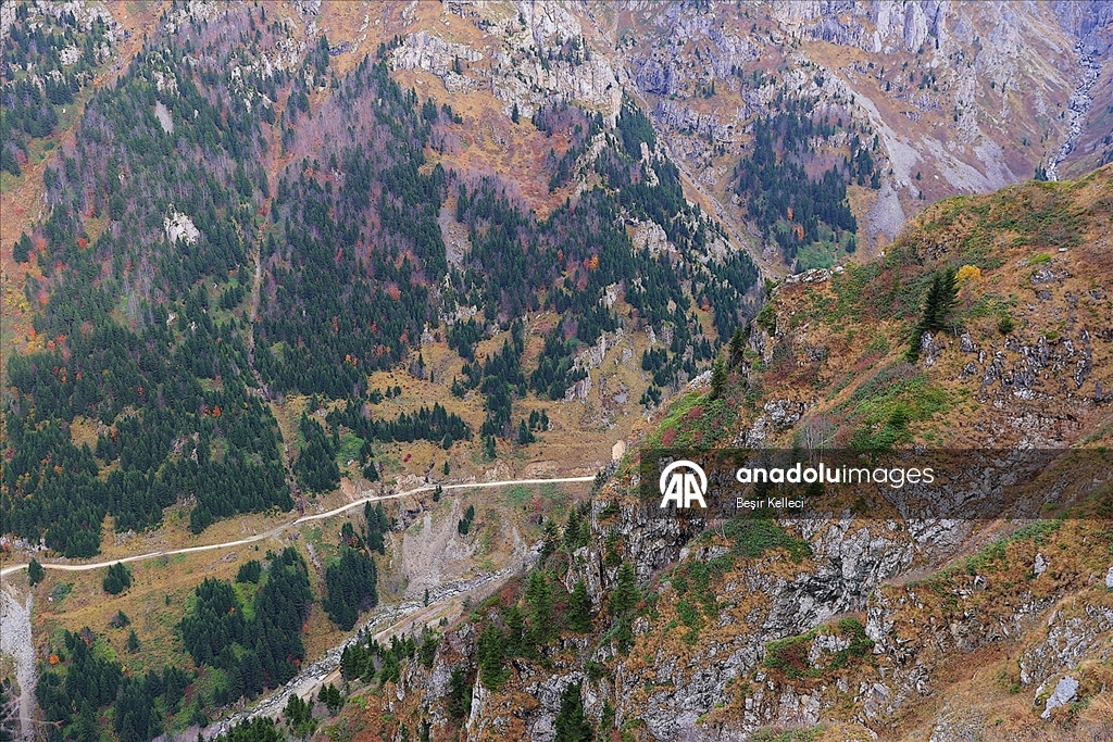 "Derebaşı Virajları" sonbahar renklerine büründü