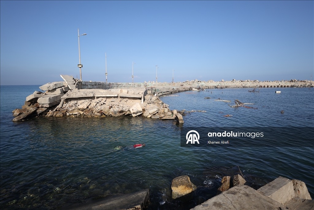 Палестинские рыбаки надеются вновь выйти в море на поврежденных лодках