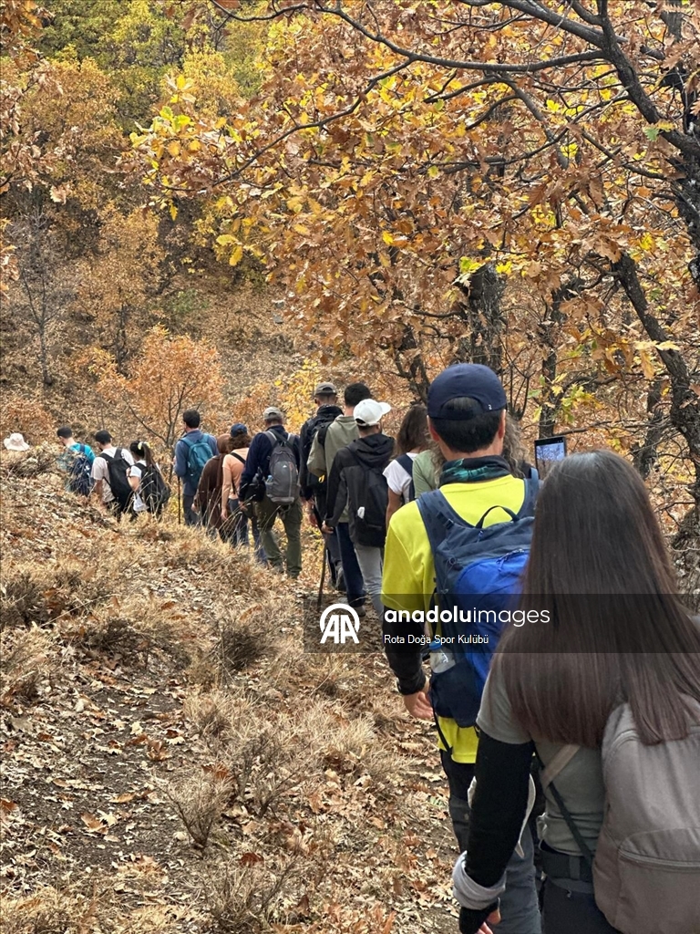 Hîzana bi rengên payîzê xemilî xwezahezan pêşwazî dike