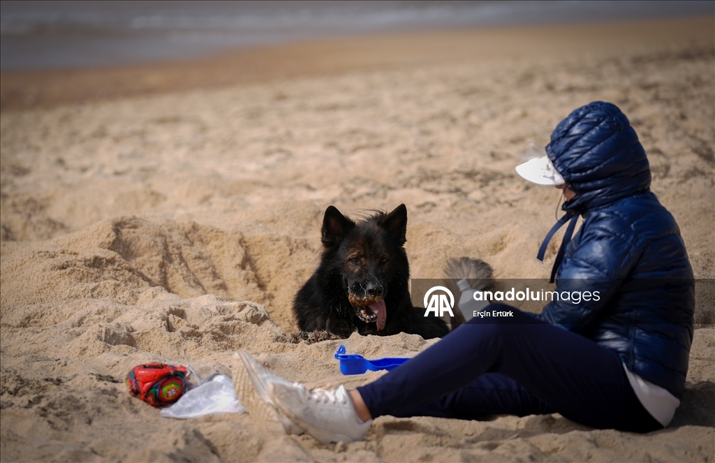 Назаре привлекает любителей спокойного отдыха и серфинга