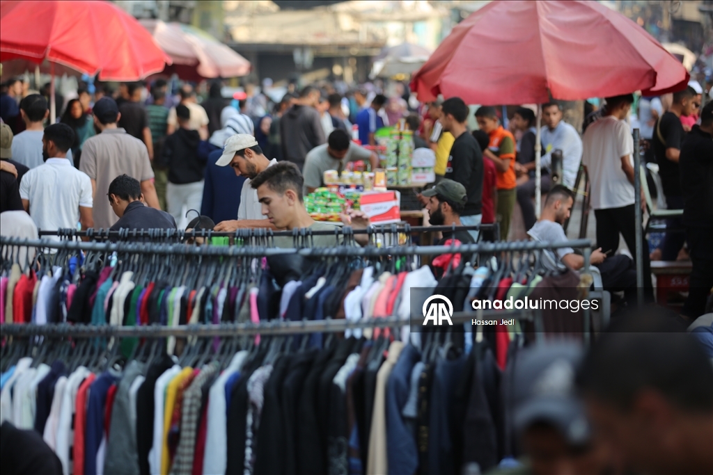 На рынках в лагере беженцев Нусайрат в Газа оживилась торговля