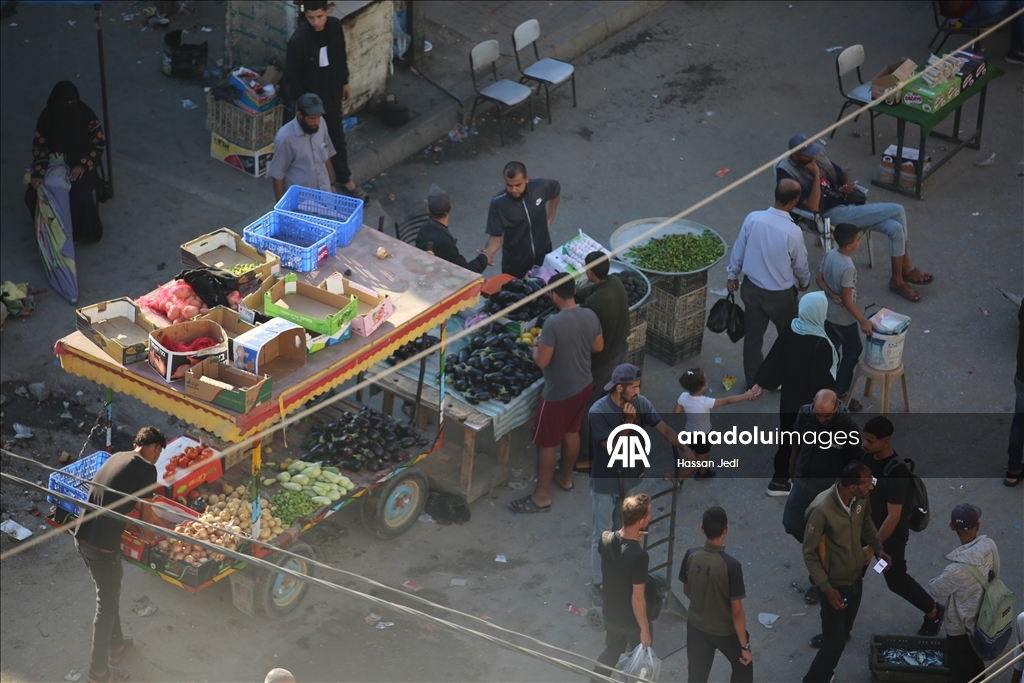 На рынках в лагере беженцев Нусайрат в Газа оживилась торговля
