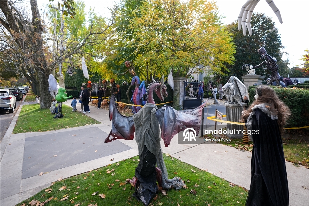 В Торонто готовятся к Хэллоуину