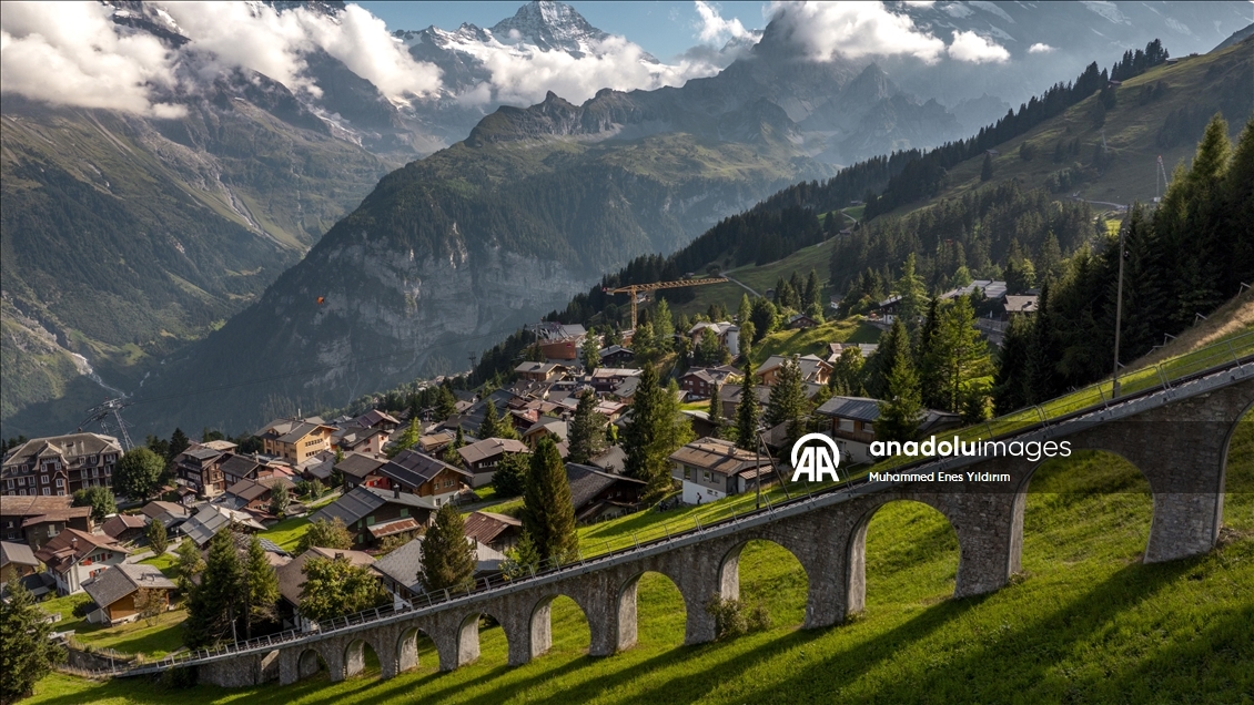 An imaginary valley in the middle of the Alps: Lauterbrunnen