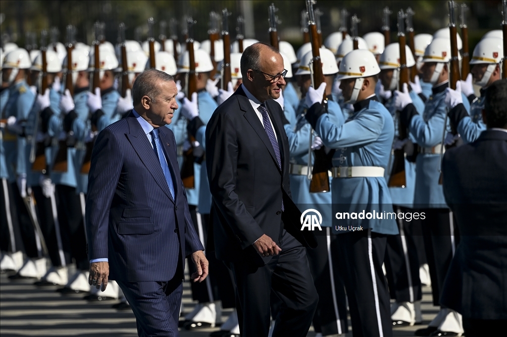 Cumhurbaşkanı Erdoğan, Almanya Başbakanı Merz'i resmi törenle karşıladı
