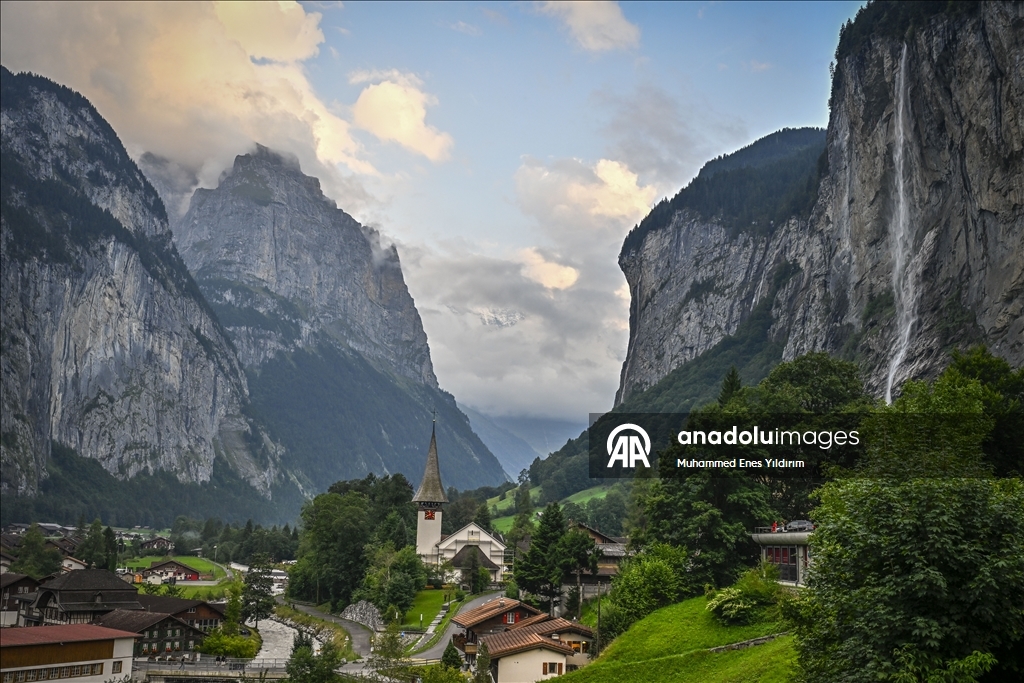 An imaginary valley in the middle of the Alps: Lauterbrunnen