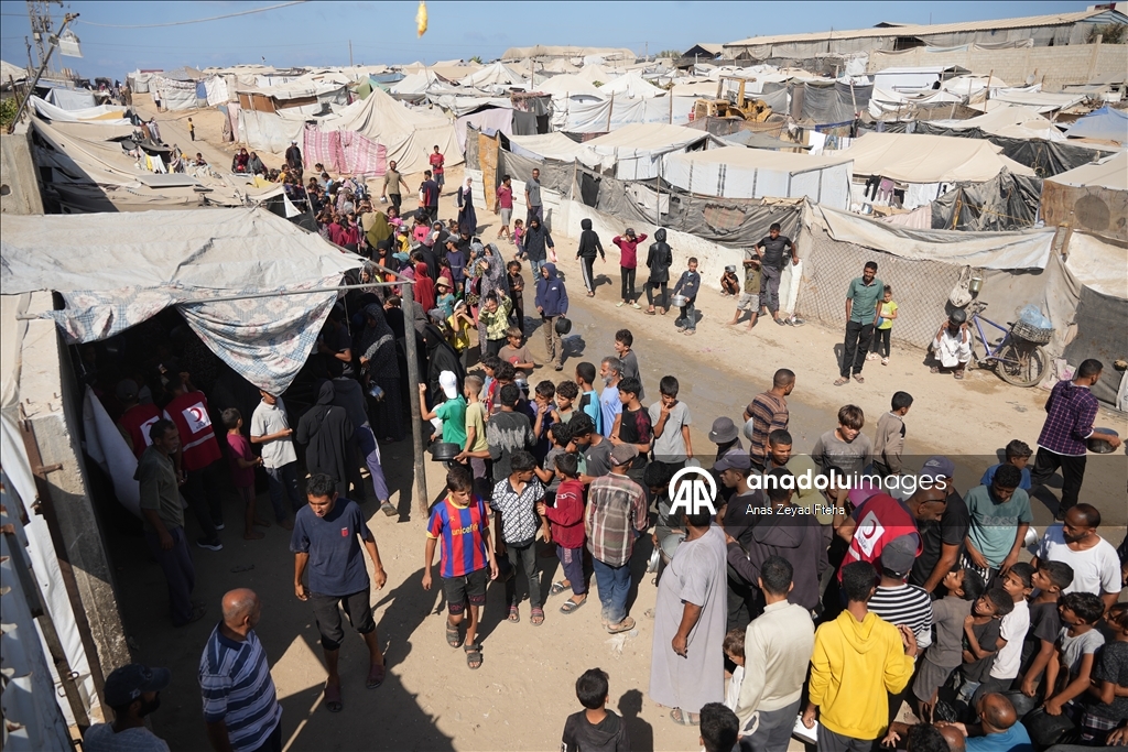 Aid from Turkish Red Crescent reaches families in Deir al-Balah