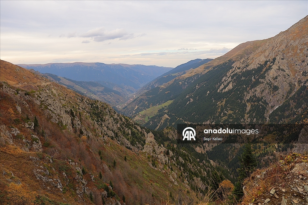 "Derebaşı Virajları" sonbahar renklerine büründü