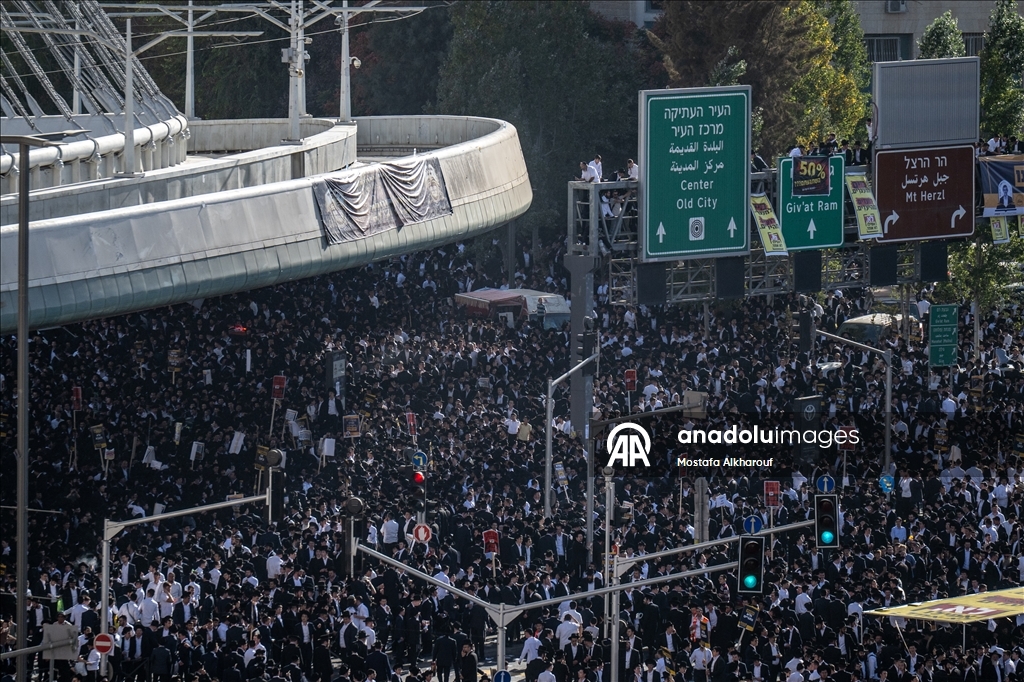 Ultra-Orthodox Jews protest mandatory military service in Jerusalem