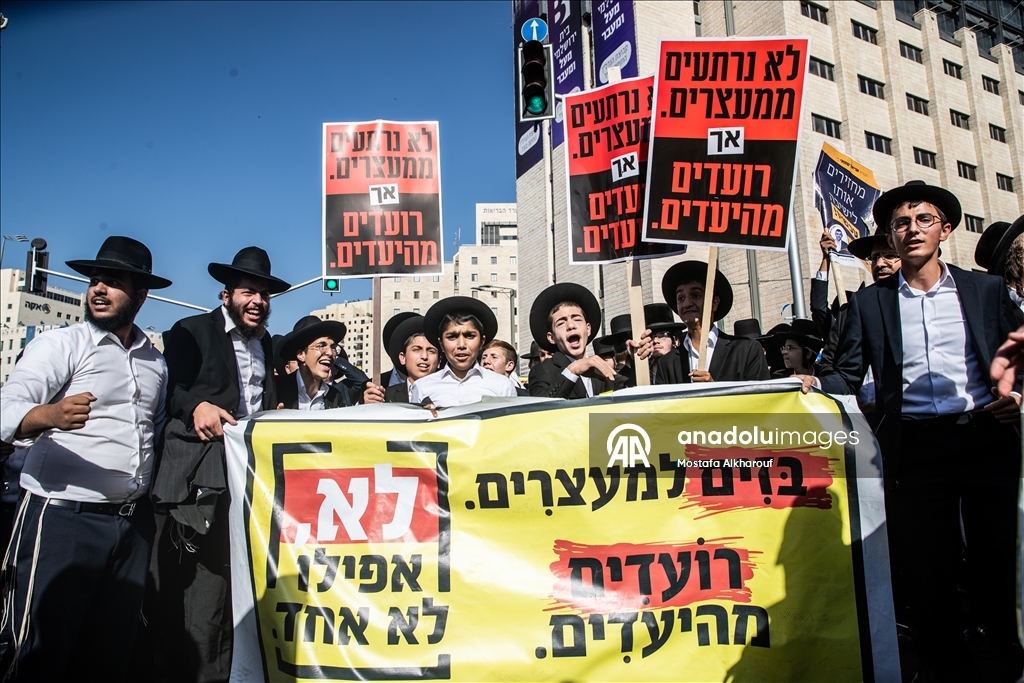 Ultra-Orthodox Jews protest mandatory military service in Jerusalem