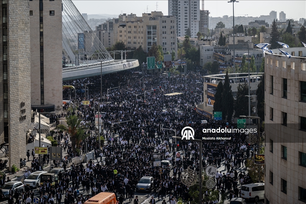 Ultra-Orthodox Jews protest mandatory military service in Jerusalem