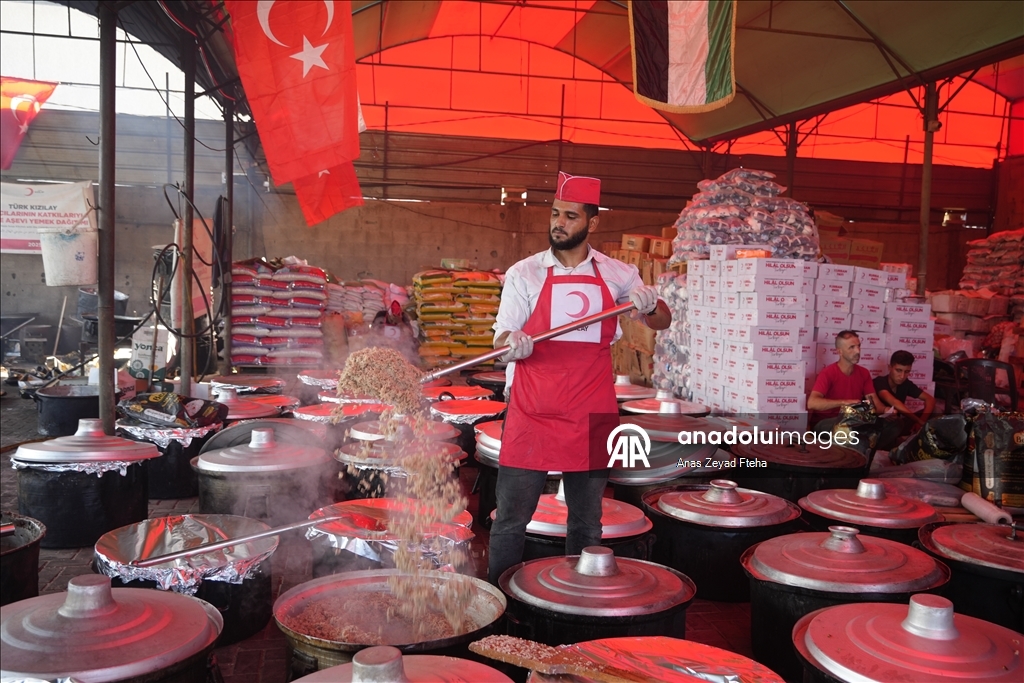 Aid from Turkish Red Crescent reaches families in Deir al-Balah