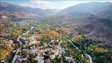 Malatya'nın Yeşilyurt ilçesi sonbahar renklerine büründü