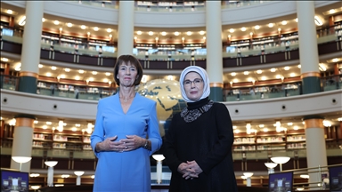 Emine Erdoğan, Almanya Başbakanı Merz'in eşiyle Millet Kütüphanesi'ni ziyaret etti