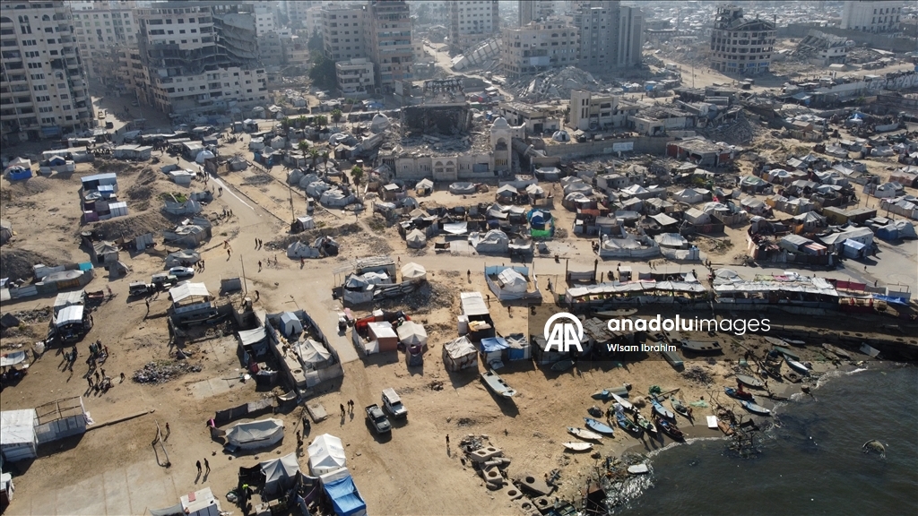 Geçmişte turistik bir yer olan Gazze Limanı günümüzde evleri yıkılan Filistinlilerin barınma alanı oldu