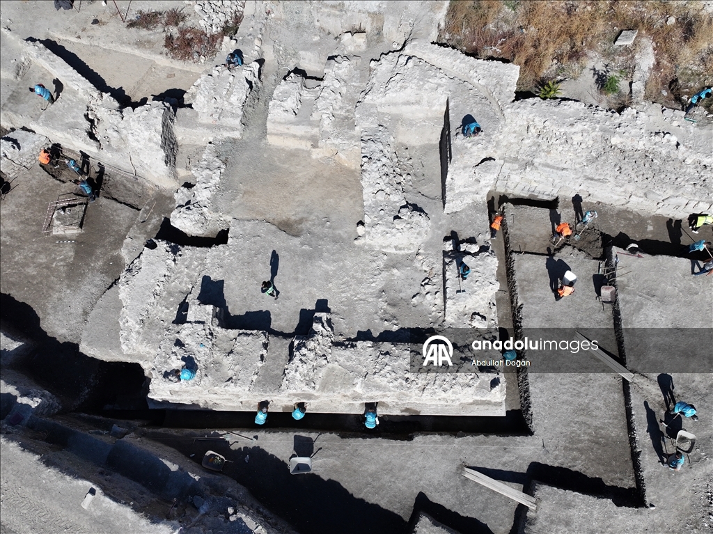 Foundation of one of the Seljuk-era castle gates uncover in Konya