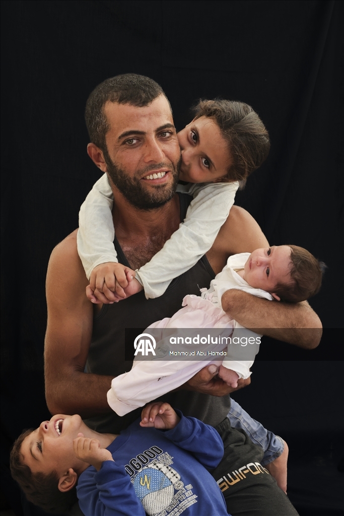 Палестинец Махмуд Саллуут, ставший инвалидом после израильских атак, борется за жизнь