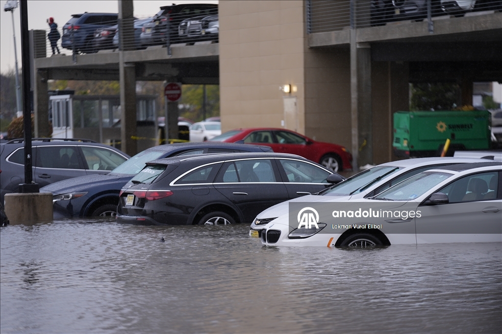 ABD’de şiddetli yağış hayatı olumsuz etkiledi