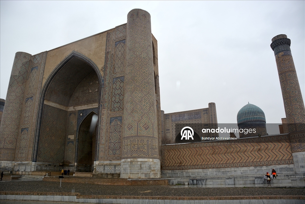 UNESCO Genel Konferansının başladığı Semerkant, tarihi ve kültürel yapılarıyla öne çıkıyor