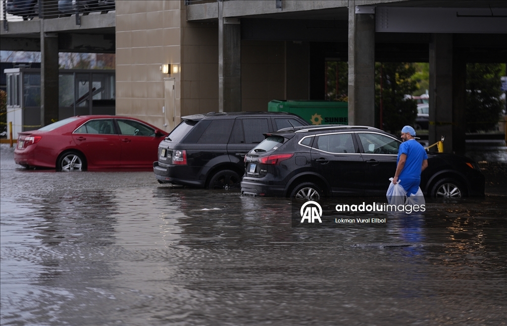 ABD’de şiddetli yağış hayatı olumsuz etkiledi