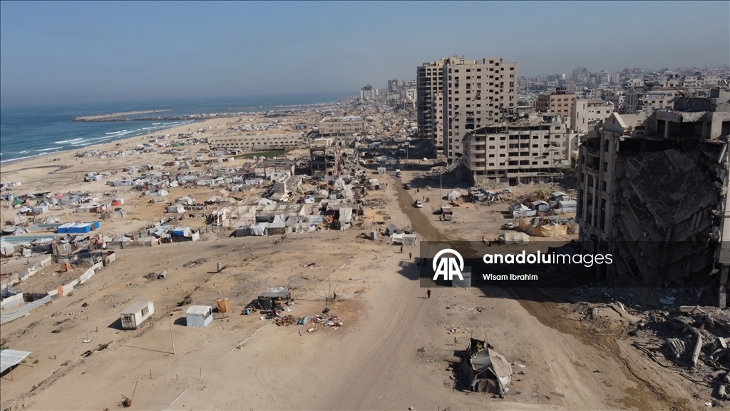 Geçmişte turistik bir yer olan Gazze Limanı günümüzde evleri yıkılan Filistinlilerin barınma alanı oldu