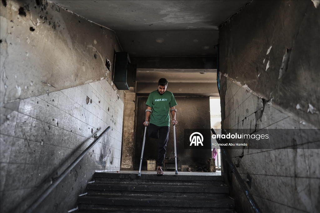 İsrail'in engelli bıraktığı Filistinli Mahmoud Sallout hayata tutunmaya çalışıyor