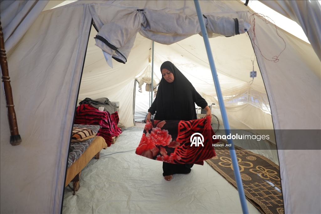 Gazze'de UNRWA’ya ait bir okul, evleri yıkılan Filistinlilerin barınma merkezine dönüştü