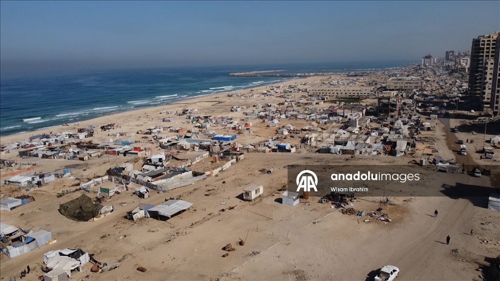 Geçmişte turistik bir yer olan Gazze Limanı günümüzde evleri yıkılan Filistinlilerin barınma alanı oldu