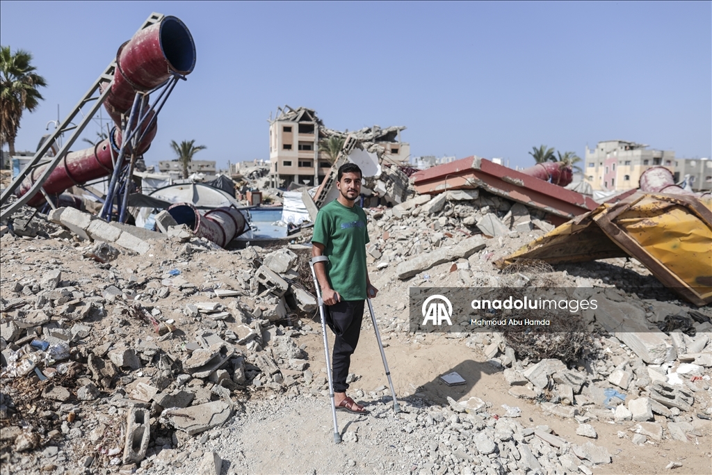 Палестинец Махмуд Саллуут, ставший инвалидом после израильских атак, борется за жизнь