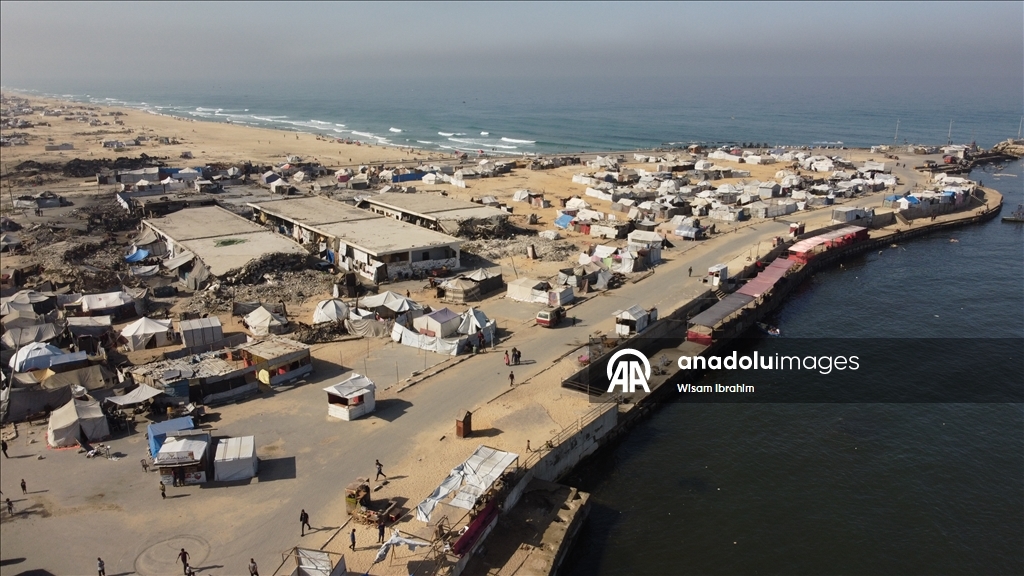 Geçmişte turistik bir yer olan Gazze Limanı günümüzde evleri yıkılan Filistinlilerin barınma alanı oldu