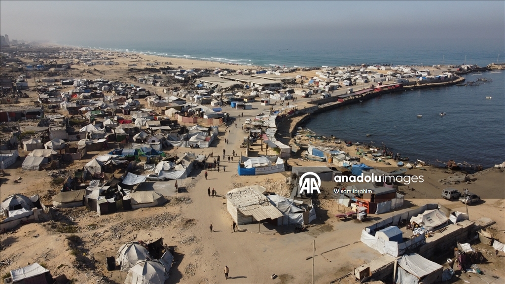 Geçmişte turistik bir yer olan Gazze Limanı günümüzde evleri yıkılan Filistinlilerin barınma alanı oldu
