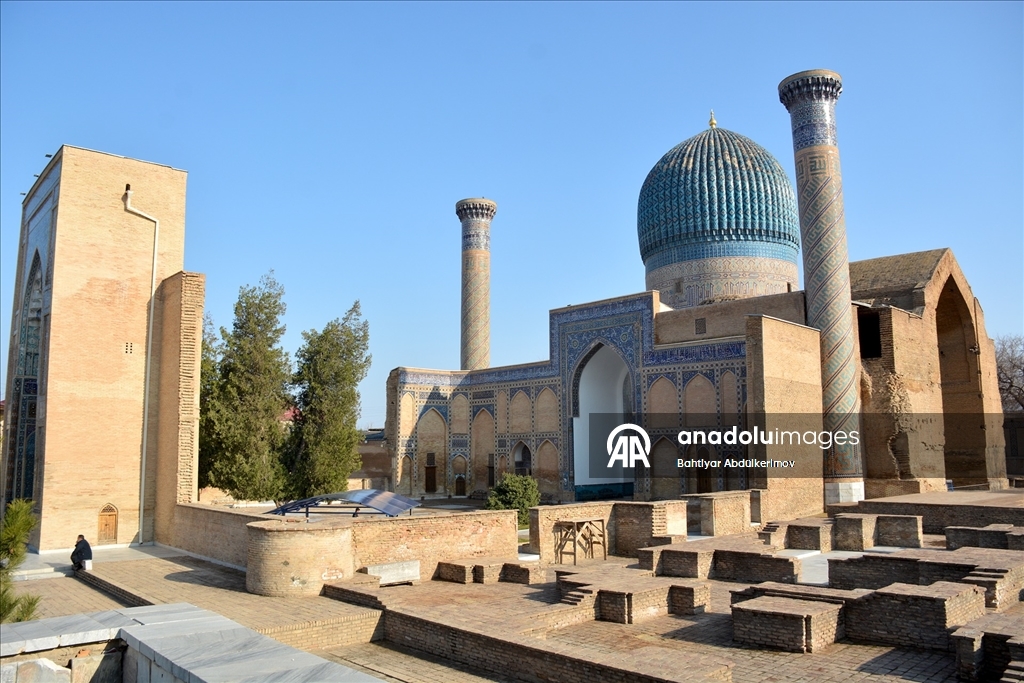 UNESCO Genel Konferansının başladığı Semerkant, tarihi ve kültürel yapılarıyla öne çıkıyor