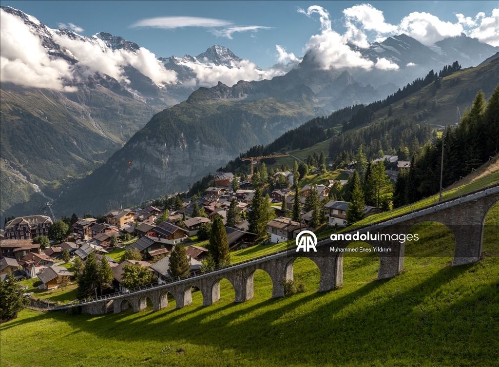 وادي "لاوتربرونن" السويسري.. طبيعة ساحرة كالخيال