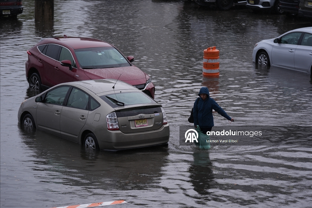 ABD’de şiddetli yağış hayatı olumsuz etkiledi