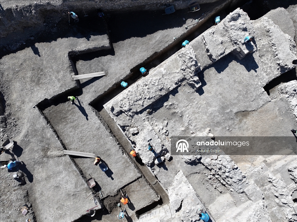 Foundation of one of the Seljuk-era castle gates uncover in Konya